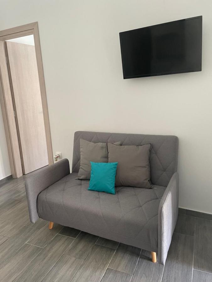 Juli'S Suites Merichas Экстерьер фото