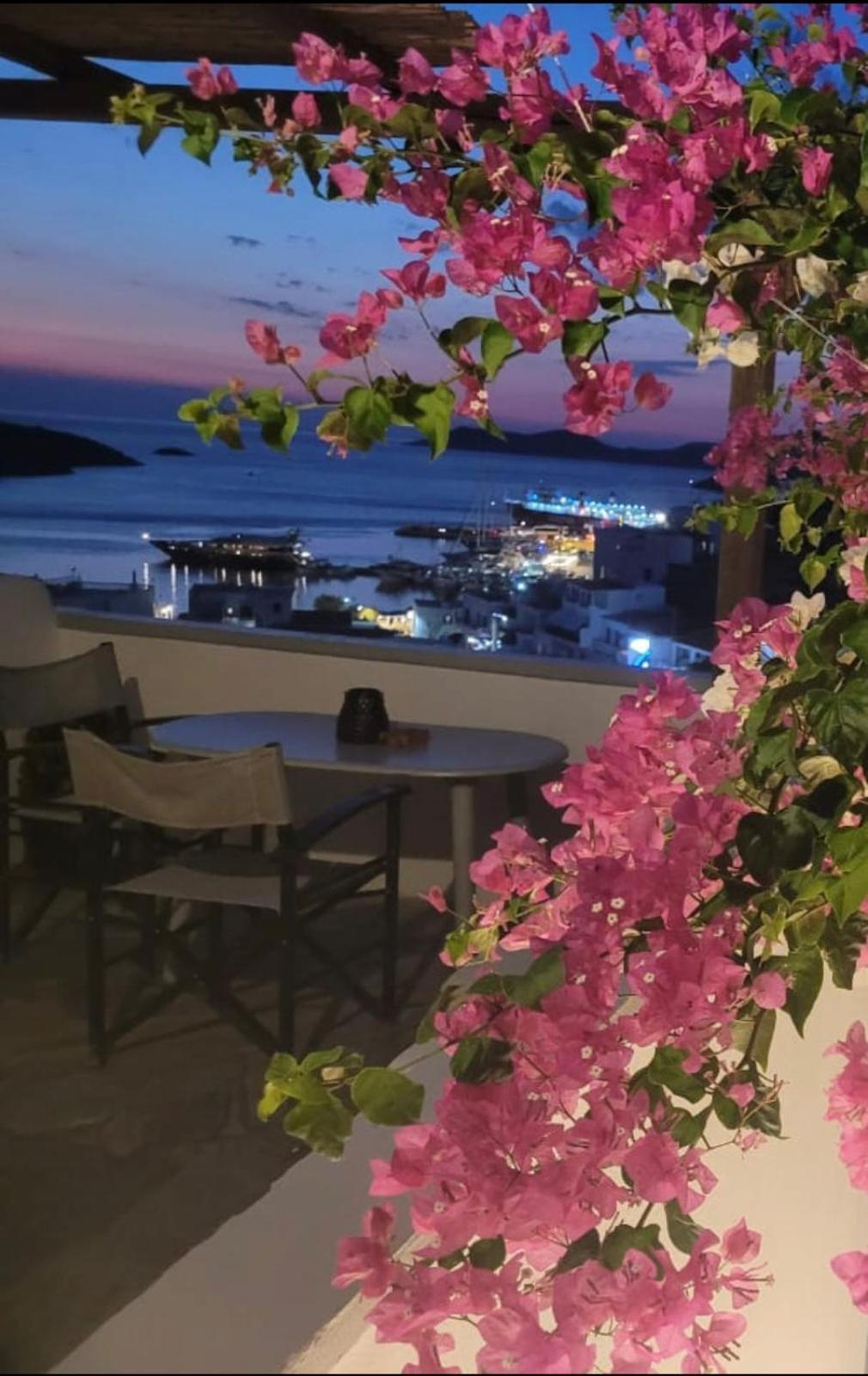 Juli'S Suites Merichas Экстерьер фото